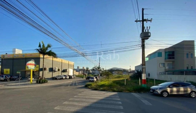 Imagem Terreno para Alugar, 450 m² em Santa Regina - Camboriú Imagem Terreno para Alugar, 450 m² em Santa Regina - Camboriú