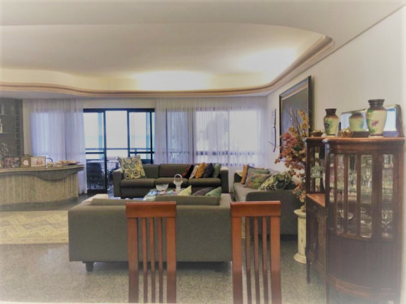 Imagem Apartamento com 4 Quartos à Venda, 220 m²