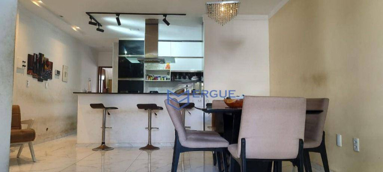 Imagem Casa com 4 Quartos à Venda, 375 m² em Maraponga - Fortaleza Imagem Casa com 4 Quartos à Venda, 375 m² em Maraponga - Fortaleza