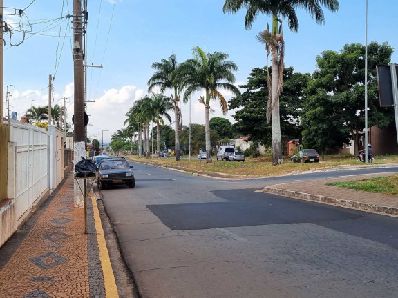 Imagem Casa com 3 Quartos à Venda, 575 m² em Centro - Pirassununga