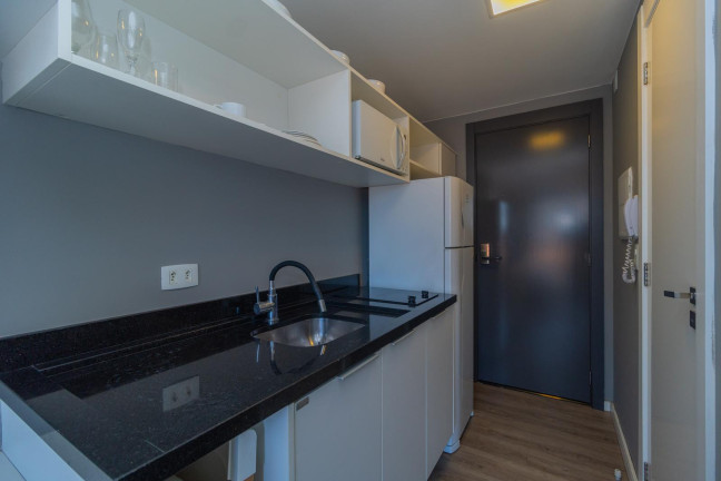 Apartamento com 1 Quarto para Alugar, 17 m² em Centro - Curitiba