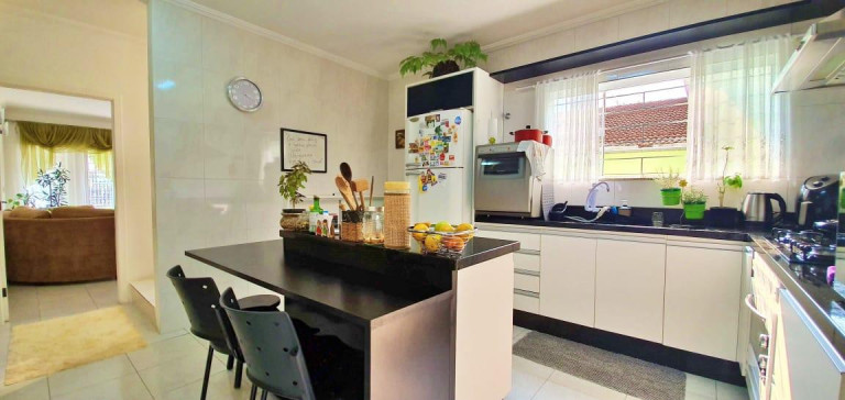 Imagem Casa com 3 Quartos à Venda, 250 m² em Anita Garibaldi - Joinville Imagem Casa com 3 Quartos à Venda, 250 m² em Anita Garibaldi - Joinville