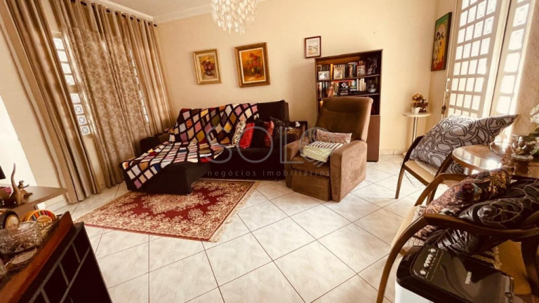 Casa com 3 Quartos à Venda, 187 m² em Jardim Paulistano (vila Xavier) - Araraquara