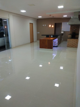 Imagem Casa com 3 Quartos à Venda, 250 m² em Agudos Imagem Casa com 3 Quartos à Venda, 250 m² em Agudos