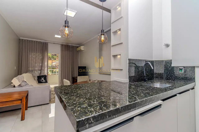 Foto do imóvel Apartamento com 2 Quartos à Venda, 70 m² em Pioneiros - Balneário Camboriú
