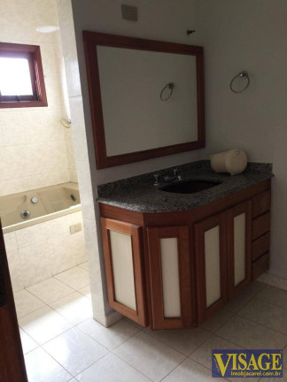 Imagem Casa com 3 Quartos à Venda, 235 m² em Centro - Jacareí