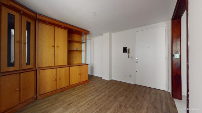 Imagem Imóvel com 1 Quarto à Venda, 37 m² em Centro Histórico - Porto Alegre Imagem Imóvel com 1 Quarto à Venda, 37 m² em Centro Histórico - Porto Alegre