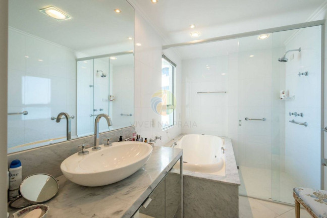 Imagem Apartamento com 3 Quartos à Venda,  em Centro - Balneário Camboriú