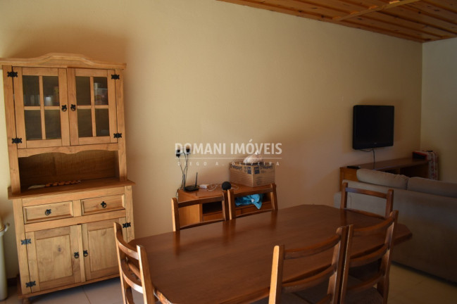 Imagem Imóvel com 4 Quartos à Venda, 200 m² em Região Dos Mellos - Campos Do Jordão Imagem Imóvel com 4 Quartos à Venda, 200 m² em Região Dos Mellos - Campos Do Jordão