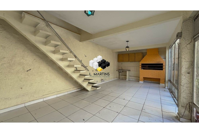 Imagem Casa com 4 Quartos à Venda, 245 m² em Petrópolis - Porto Alegre Imagem Casa com 4 Quartos à Venda, 245 m² em Petrópolis - Porto Alegre
