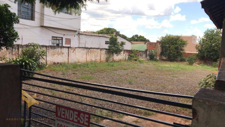 Terreno à Venda, 800 m² em Centro - Campo Grande