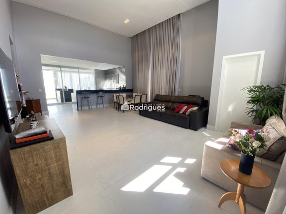 Imagem Casa com 4 Quartos à Venda, 290 m² em Setor Habitacional Arniqueira (águas Claras) - Brasília Imagem Casa com 4 Quartos à Venda, 290 m² em Setor Habitacional Arniqueira (águas Claras) - Brasília