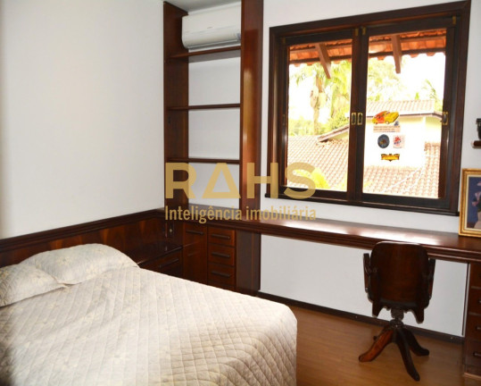 Imagem Casa de Condomínio com 4 Quartos à Venda, 460 m² em Saguaçu - Joinville Imagem Casa de Condomínio com 4 Quartos à Venda, 460 m² em Saguaçu - Joinville