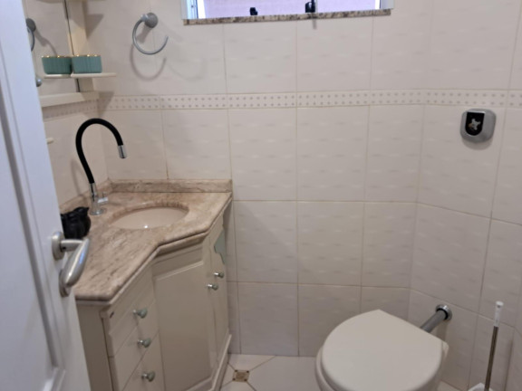 Imagem Casa com 3 Quartos à Venda, 275 m² em Capão Raso - Curitiba
