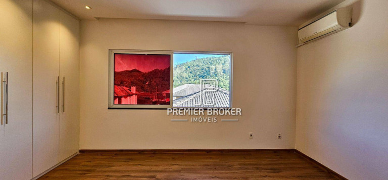 Imagem Casa com 3 Quartos à Venda, 248 m² em Vargem Grande - Teresópolis