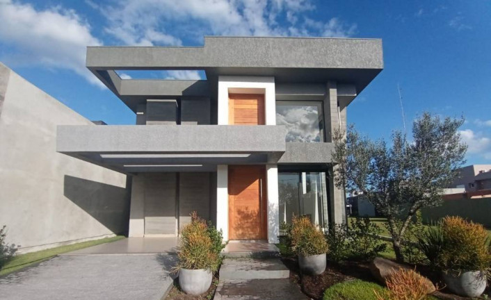 Imagem Casa de Condomínio com 4 Quartos à Venda, 250 m² em Parque Antártica - Capão Da Canoa Imagem Casa de Condomínio com 4 Quartos à Venda, 250 m² em Parque Antártica - Capão Da Canoa