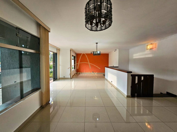 Casa com 4 Quartos à Venda, 300 m² em Parque Continental - São Paulo