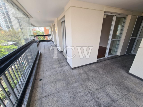 Apartamento com 3 Quartos para Alugar, 250 m² em Campo Belo - São Paulo