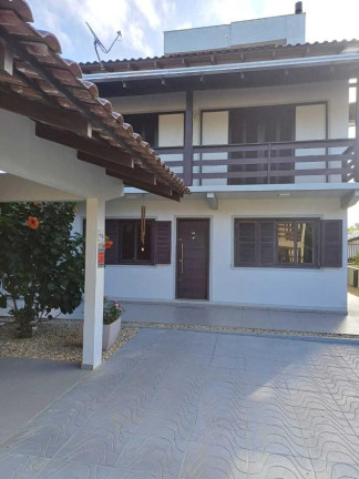 Imagem Sobrado com 3 Quartos à Venda, 204 m² em Centro - Barra Velha