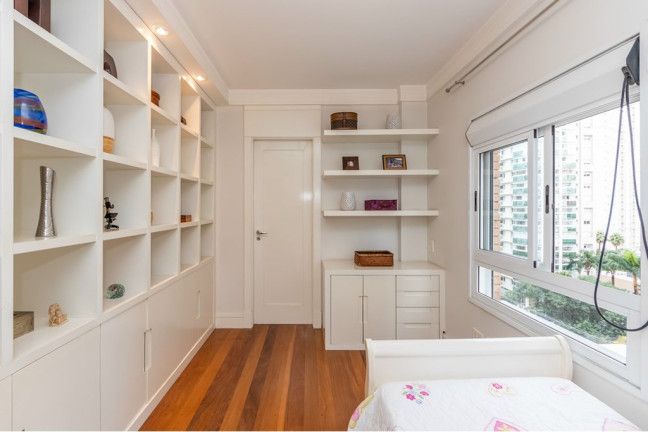 Imagem Imóvel com 3 Quartos à Venda, 243 m² em Vila Uberabinha - São Paulo