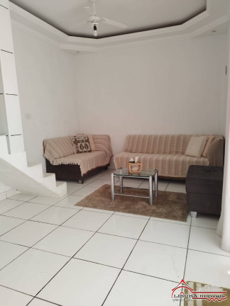 Imagem Casa com 2 Quartos à Venda, 103 m² em Primeiro De Maio - Jacareí