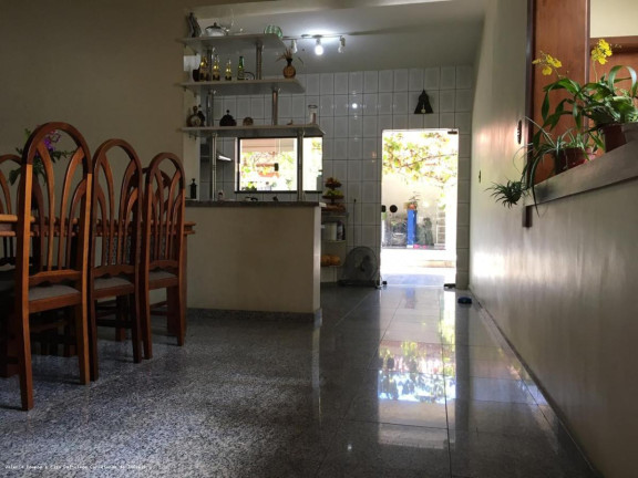 Imagem Casa com 6 Quartos à Venda, 264 m² em Jardim Das Nações - Taubaté