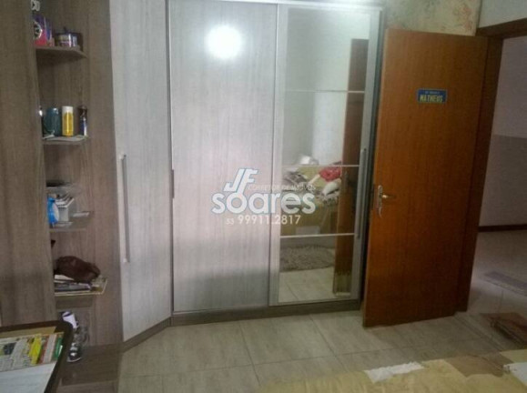 Imagem Sobrado com 3 Quartos à Venda, 228 m² em Laranjal - Pelotas