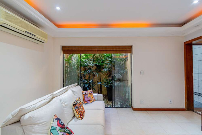 Imagem Casa com 6 Quartos à Venda, 374 m² em Tristeza - Porto Alegre