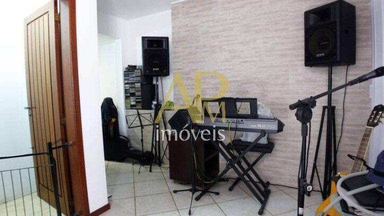 Imagem Casa com 4 Quartos à Venda, 120 m² em Canto - Florianópolis