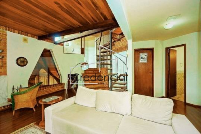 Imagem Casa com 6 Quartos à Venda, 337 m² em Santo Inácio - Curitiba Imagem Casa com 6 Quartos à Venda, 337 m² em Santo Inácio - Curitiba