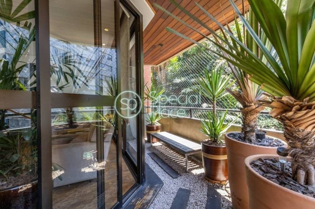 Imagem Apartamento com 2 Quartos à Venda, 250 m² em Moema Pássaros - São Paulo
