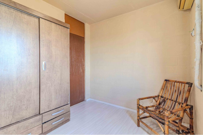 Imagem Imóvel com 2 Quartos à Venda, 40 m² em Rubem Berta - Porto Alegre