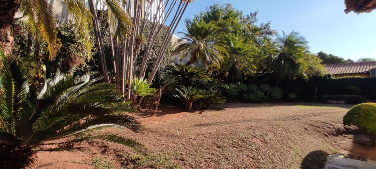 Imagem Casa com 3 Quartos à Venda, 277 m² em Centro - Birigui