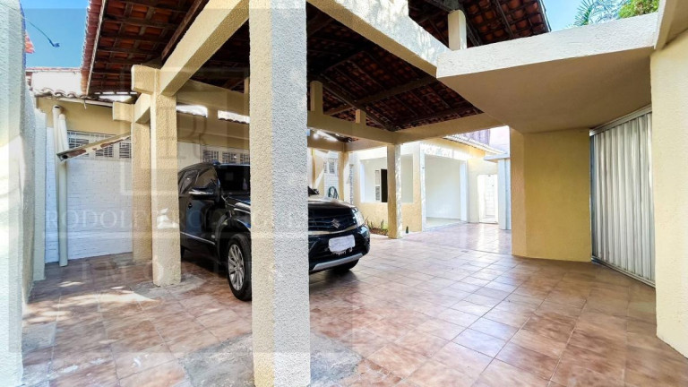 Imagem Casa com 3 Quartos à Venda, 210 m² Imagem Casa com 3 Quartos à Venda, 210 m²