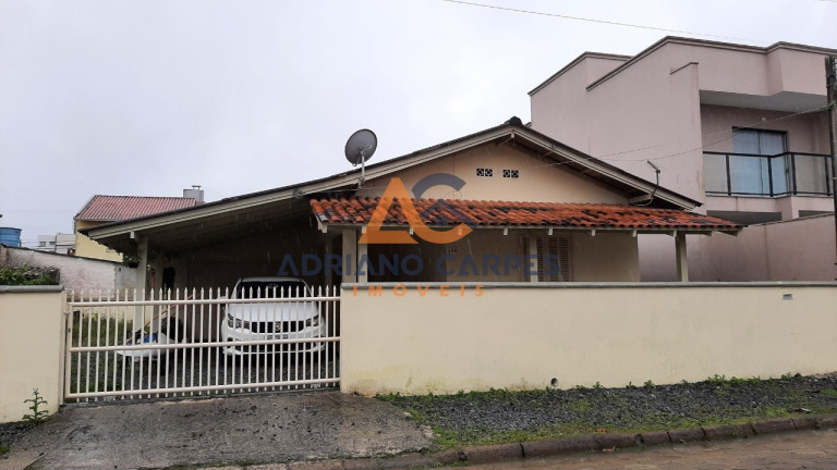 Casa com 4 Quartos à Venda, 361 m² em Gravatá - Navegantes