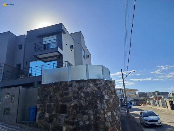 Imagem Casa com 3 Quartos à Venda, 182 m² em Córrego Grande - Florianópolis