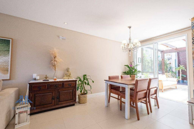 Imagem Casa com 3 Quartos à Venda, 148 m² em Sambaqui - Florianópolis Imagem Casa com 3 Quartos à Venda, 148 m² em Sambaqui - Florianópolis