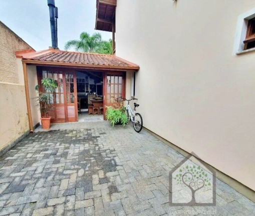 Imagem Casa com 4 Quartos à Venda, 370 m² em Carianos - Florianópolis
