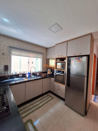 Sobrado com 3 Quartos à Venda, 150 m² em Center Ville - Arujá