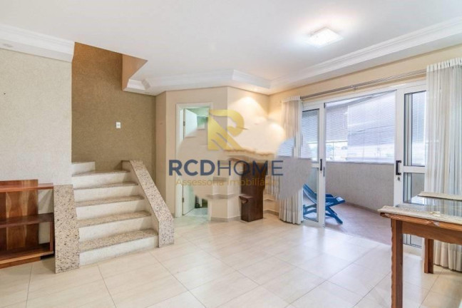 Imagem Casa com 4 Quartos à Venda, 199 m² em Uberaba - Curitiba