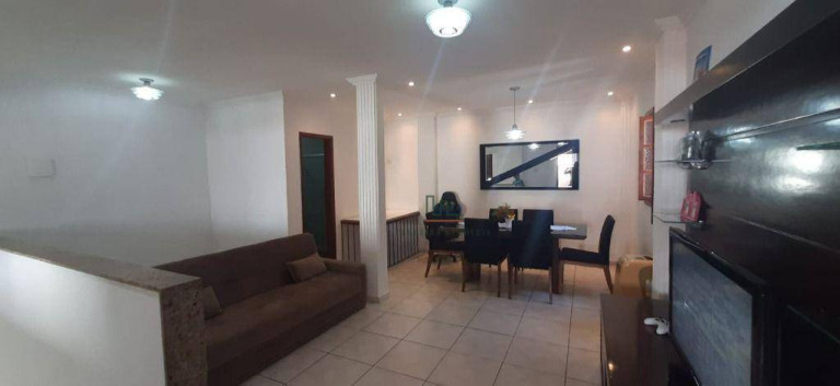 Imagem Casa com 2 Quartos à Venda, 130 m² em São Lourenço - Niterói Imagem Casa com 2 Quartos à Venda, 130 m² em São Lourenço - Niterói