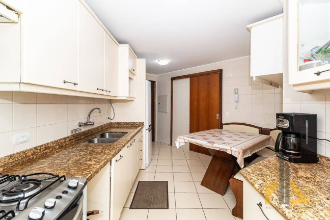 Imagem Casa com 3 Quartos à Venda, 127 m² em Bigorrilho - Curitiba Imagem Casa com 3 Quartos à Venda, 127 m² em Bigorrilho - Curitiba