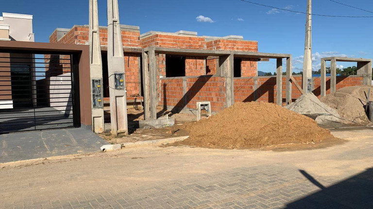Imagem Casa com 2 Quartos à Venda, 57 m² em Tijucas