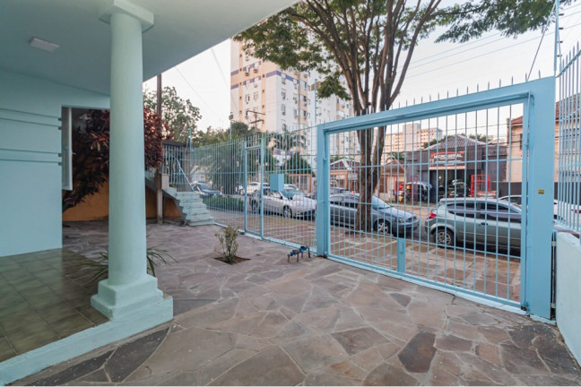 Imagem Casa com 6 Quartos à Venda, 190 m² em Santana - Porto Alegre