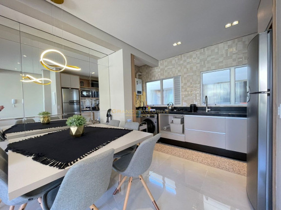 Imagem Apartamento com 3 Quartos à Venda, 92 m² em Centro - Balneário Camboriú Imagem Apartamento com 3 Quartos à Venda, 92 m² em Centro - Balneário Camboriú