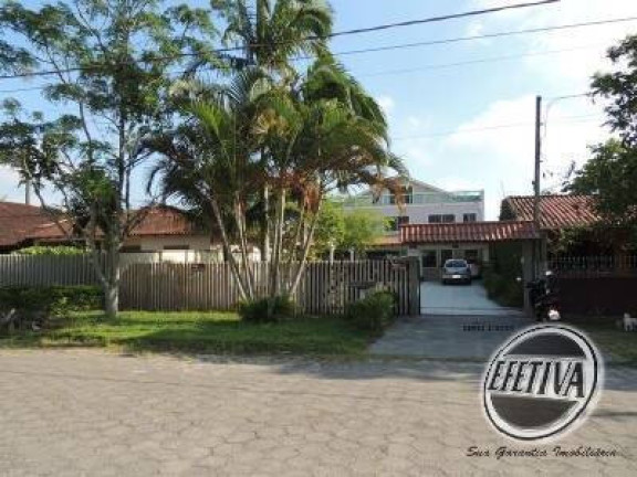 Imagem Casa com 3 Quartos à Venda, 280 m² em Centro - Guaratuba