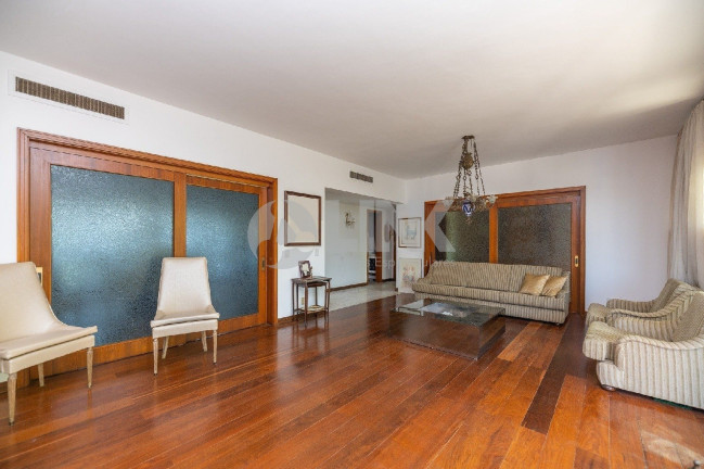 Imagem Apartamento com 3 Quartos à Venda, 247 m² em Petrópolis - Porto Alegre Imagem Apartamento com 3 Quartos à Venda, 247 m² em Petrópolis - Porto Alegre