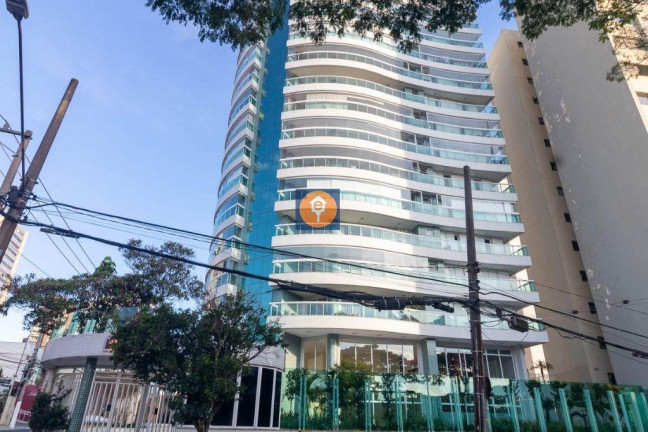 Imagem Apartamento com 3 Quartos à Venda, 211 m²