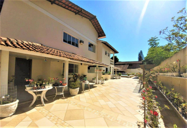 Imagem Casa com 6 Quartos à Venda, 537 m² em Itaipu - Niterói Imagem Casa com 6 Quartos à Venda, 537 m² em Itaipu - Niterói