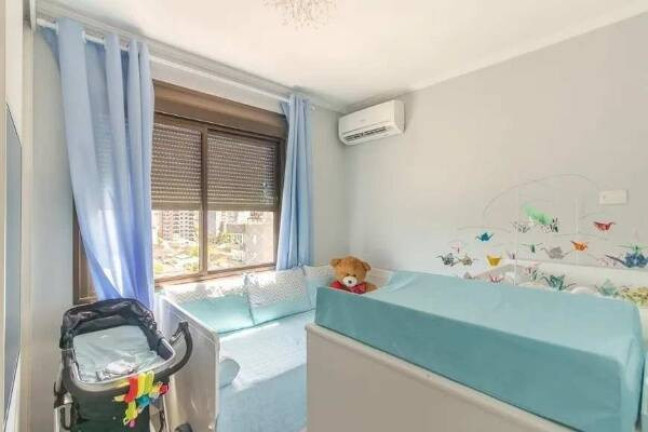 Imagem Apartamento com 2 Quartos à Venda, 122 m² em Passo Da Areia - Porto Alegre